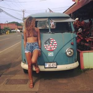 Meet your Posher, Arielle